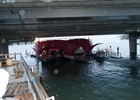 Seerose unterquert die Achereggbrücke auf der Fahrt nach Flüelen