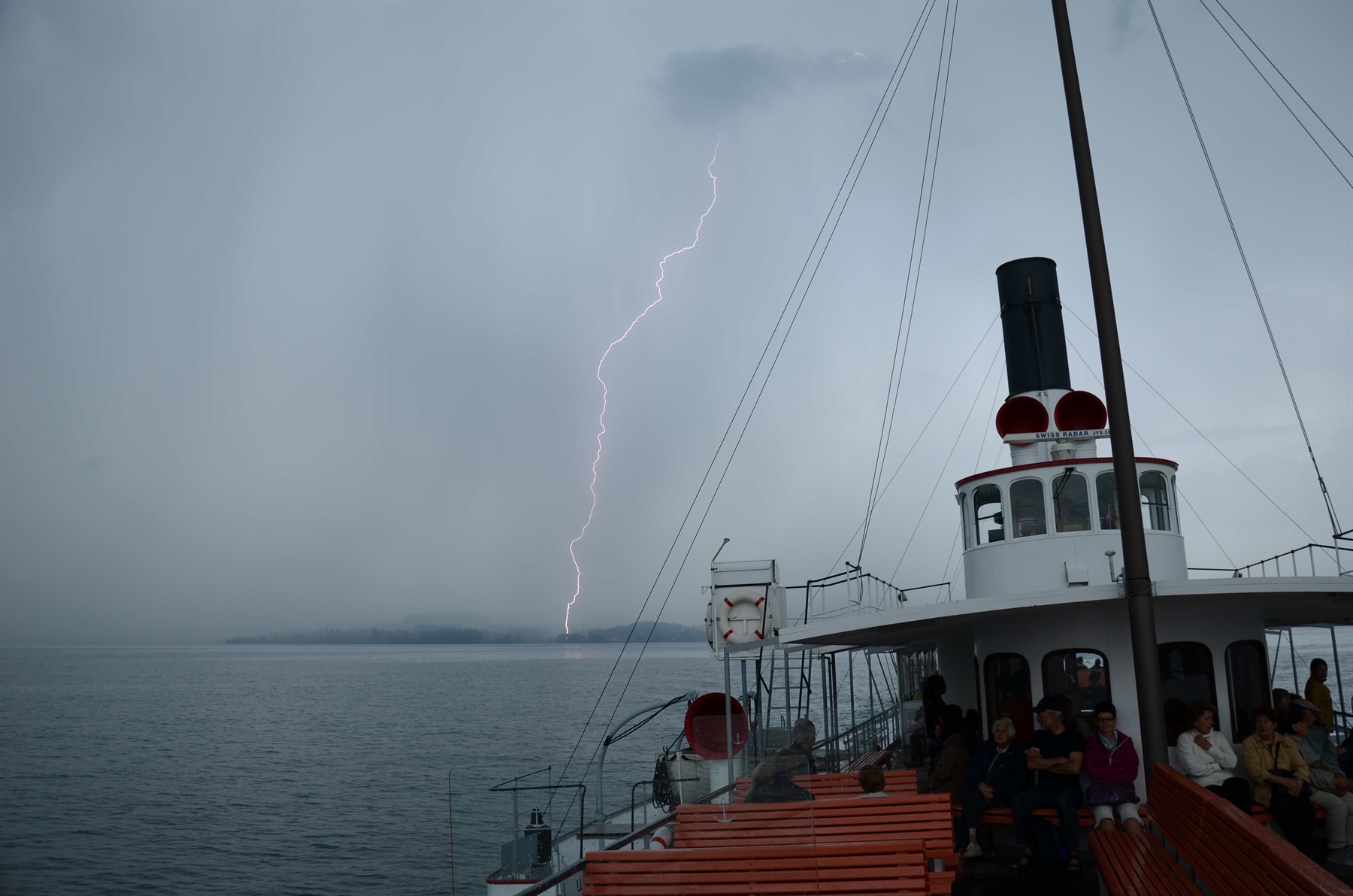 Entspannung auf Dampfschiff Uri bei Weggis